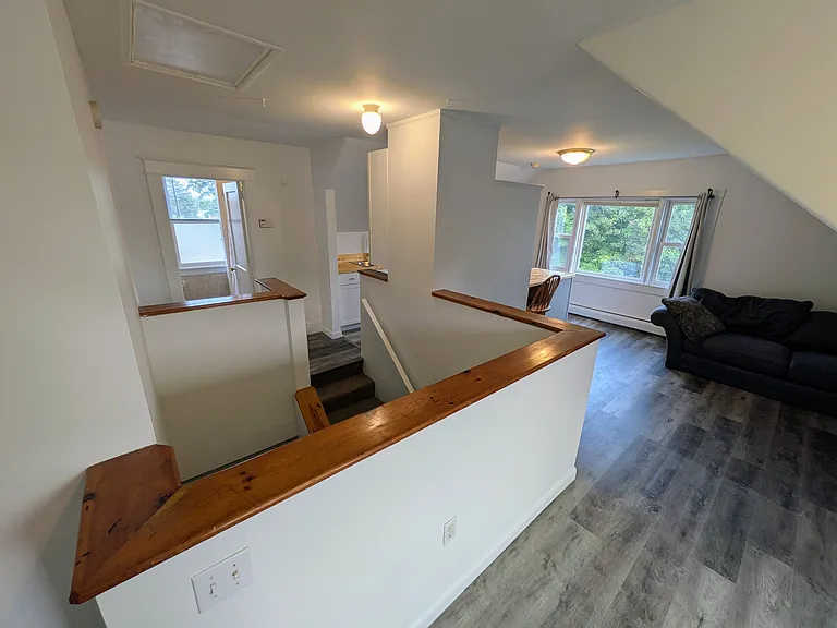 90 Gibbs Ave #4 — Photo 8