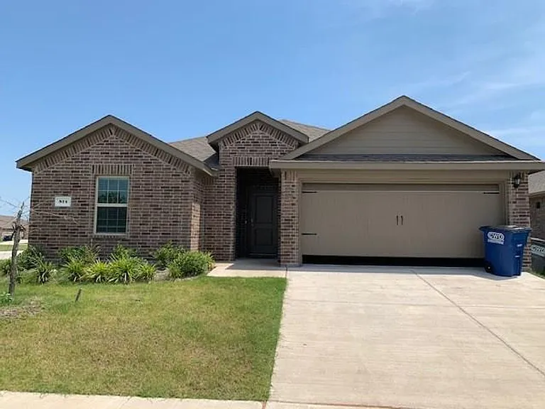 814 Rustic Meadows Trl — Photo 7