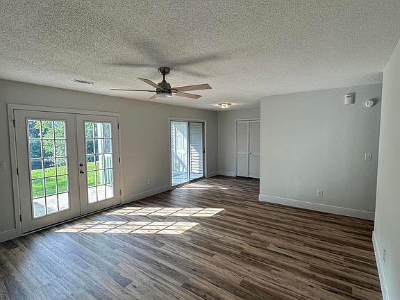 3rd image of 6297 Rolling Fork Rd #103
