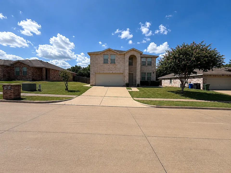 511 Travis Ranch Trl