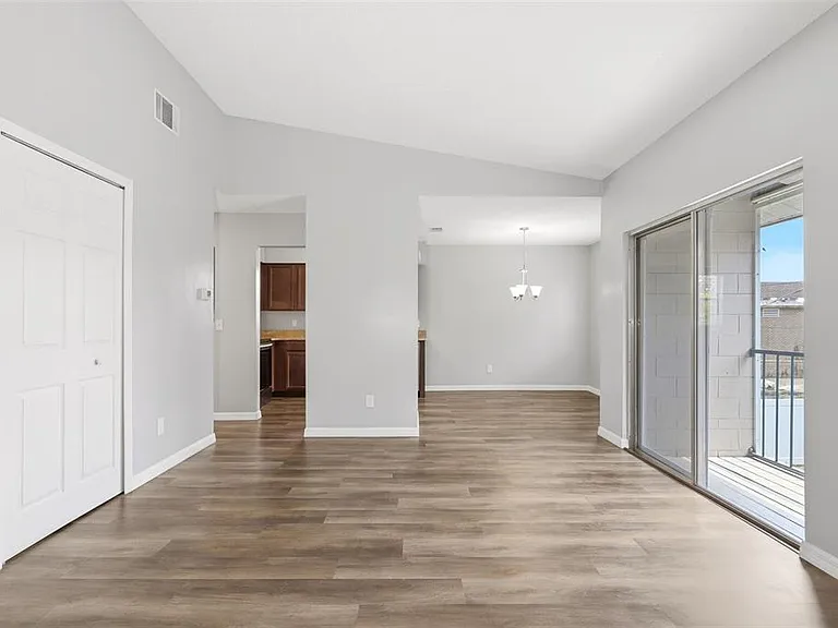 10 N Fairfax Ave #10 — Photo 24