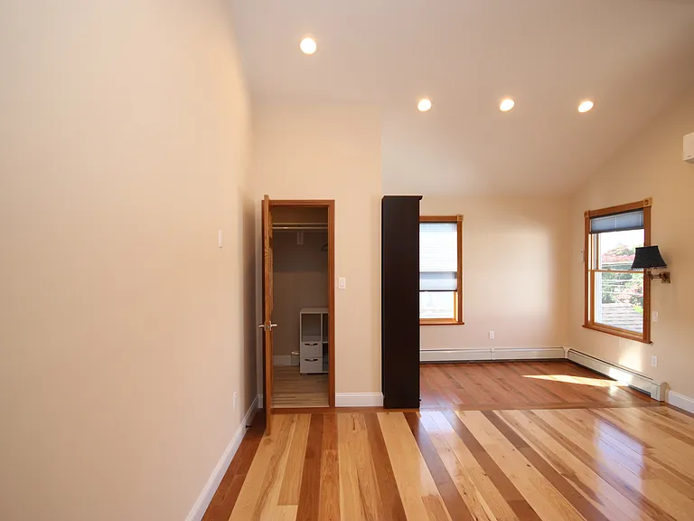 21 Silber Ave — Photo 18