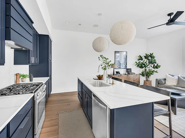 16 Willis St #B — Photo 28