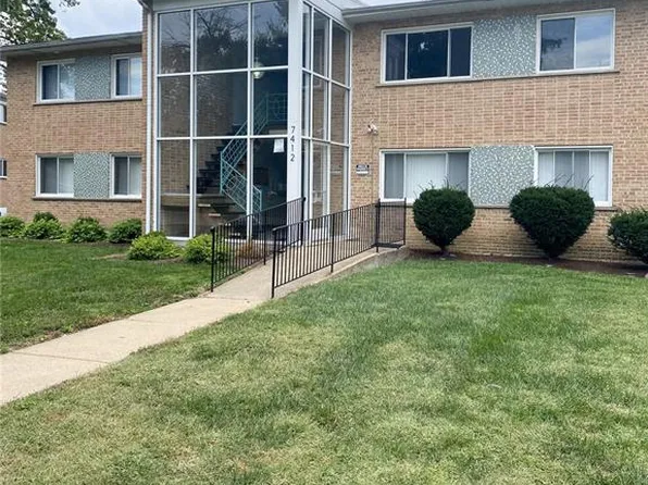 7412-7418 Olian Dr, Hazelwood, MO 63042