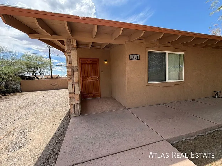 1932 S Campbell Ave — Photo 21