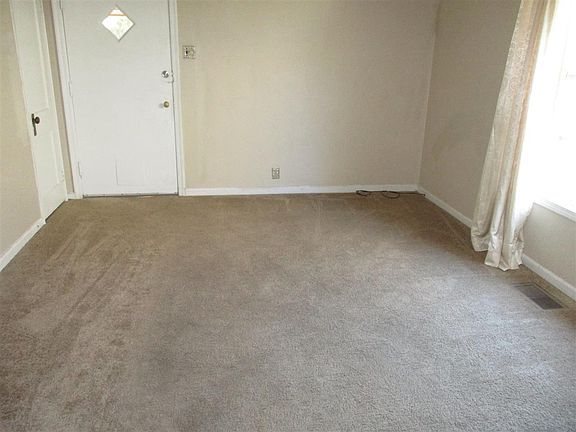 3rd image of 2316 Putnam St