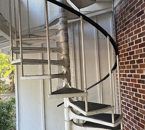 2nd image of 907 N Gadsden St