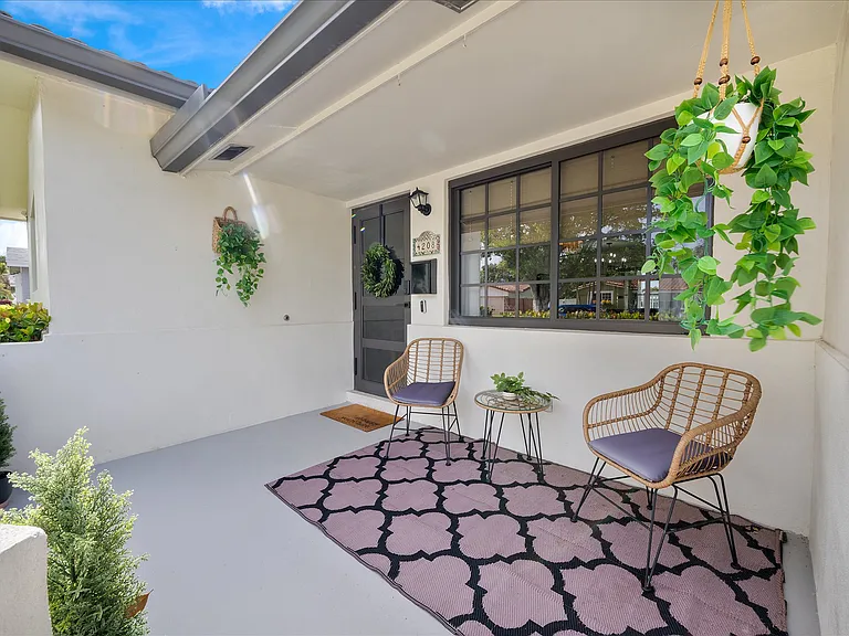 4208 Monroe St — Photo 10