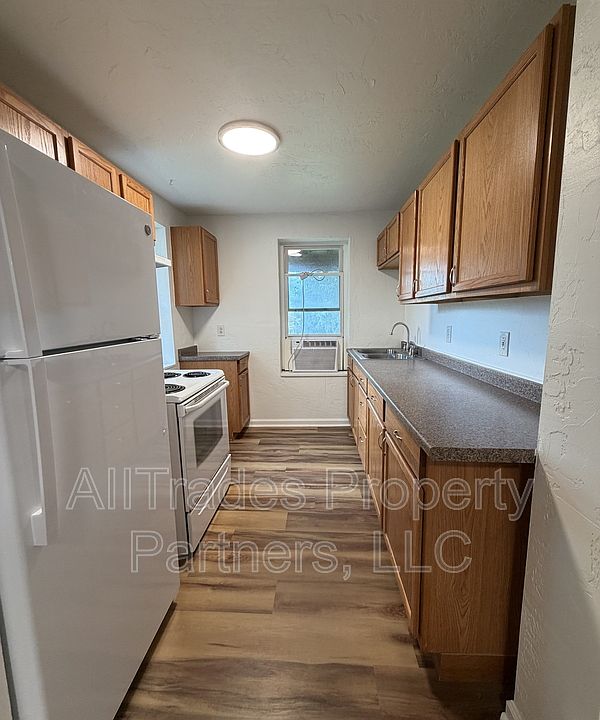 1st image of 527 Duquesne Ave APT 1