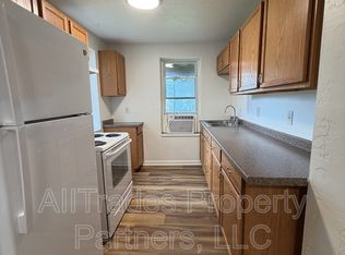 527 Duquesne Ave APT 1, Trafford, PA 15085