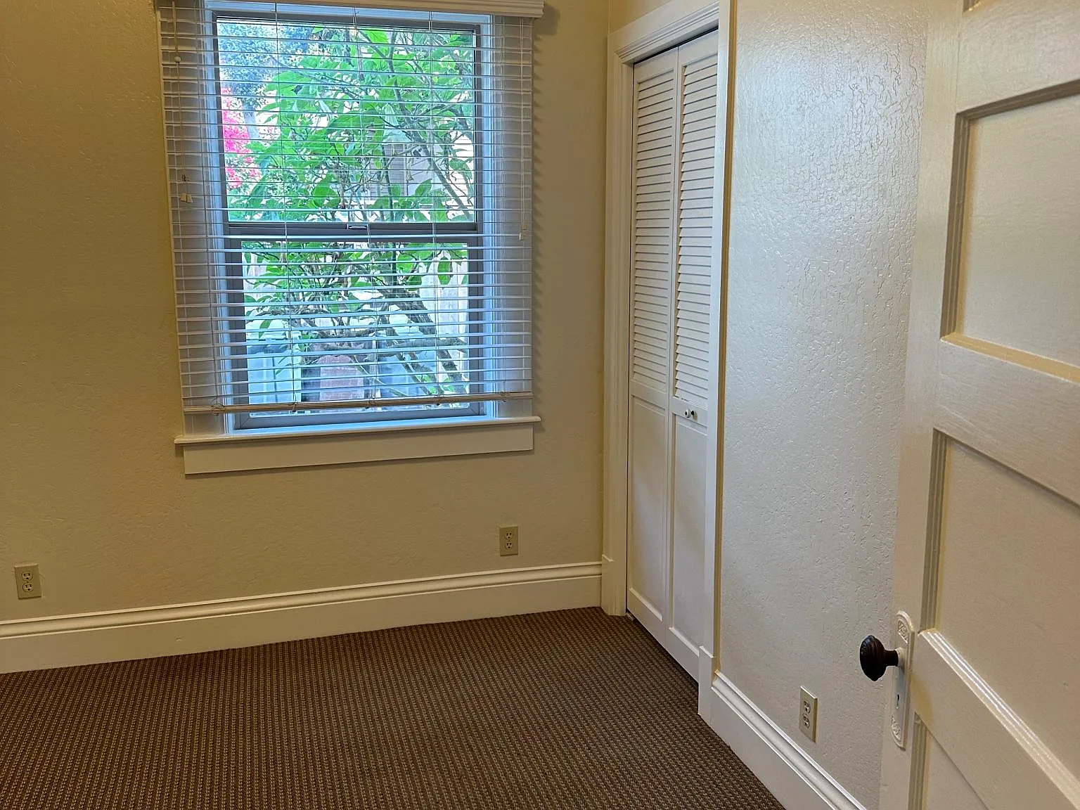 2 bed, 700 sqft, $2,500 — Photo 4