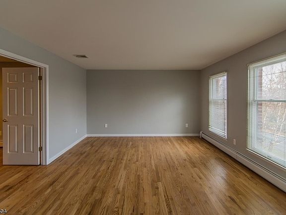 5th image of 2 Wortendyke Ave