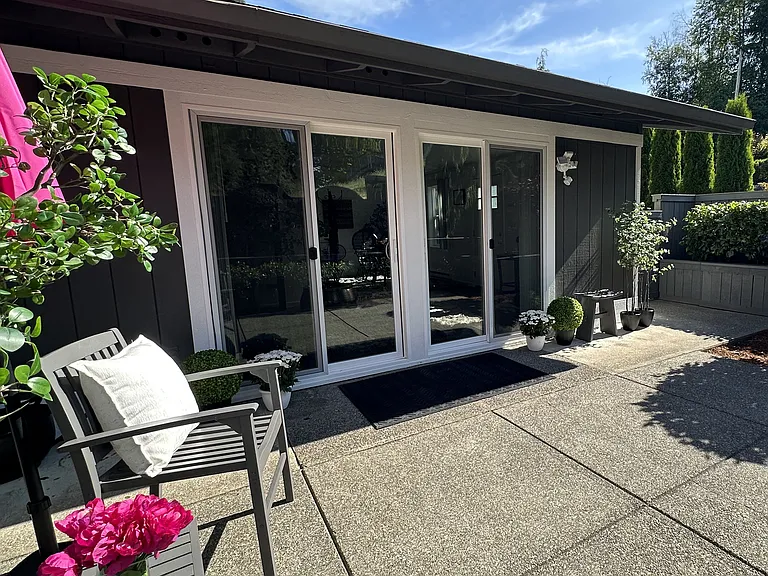 844 Phoenix St NE — Photo 15