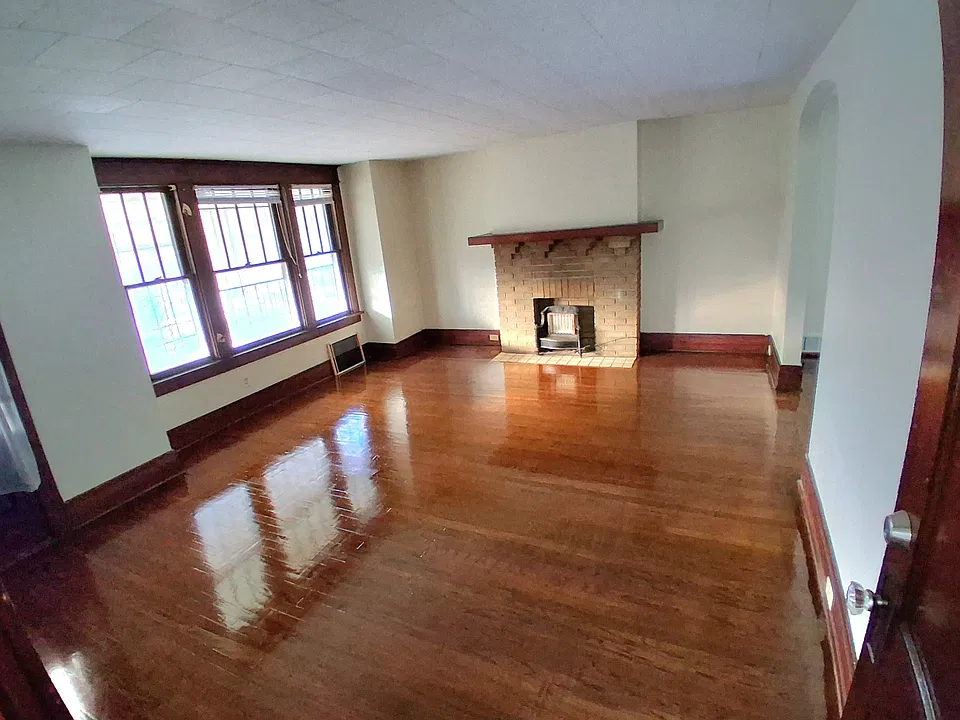 59 Marigold Ave #2