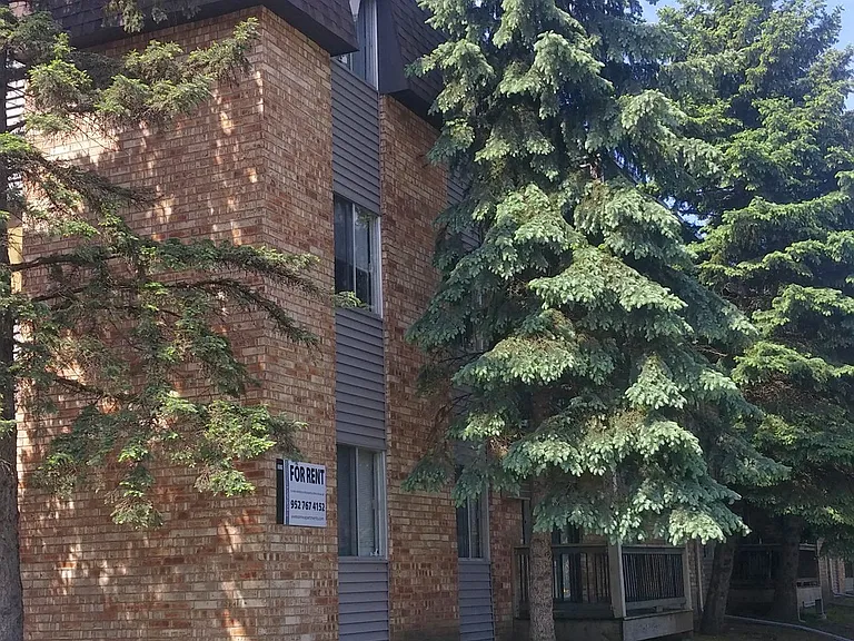 Van Dyke Apartments — Photo 19