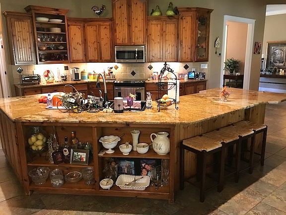 4th image of 407 Firestone Dr
