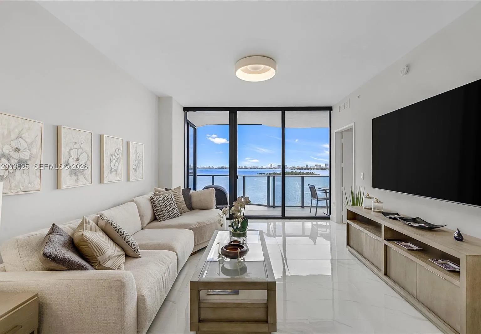 Aria Reserve South Tower — Photo 2