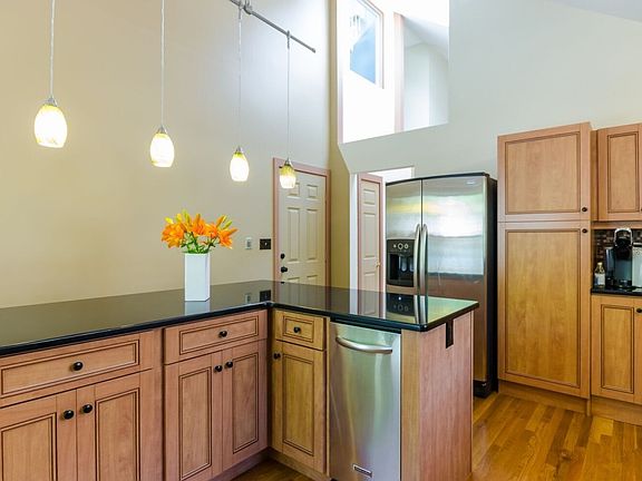 3rd image of 33 Green Heron Ln