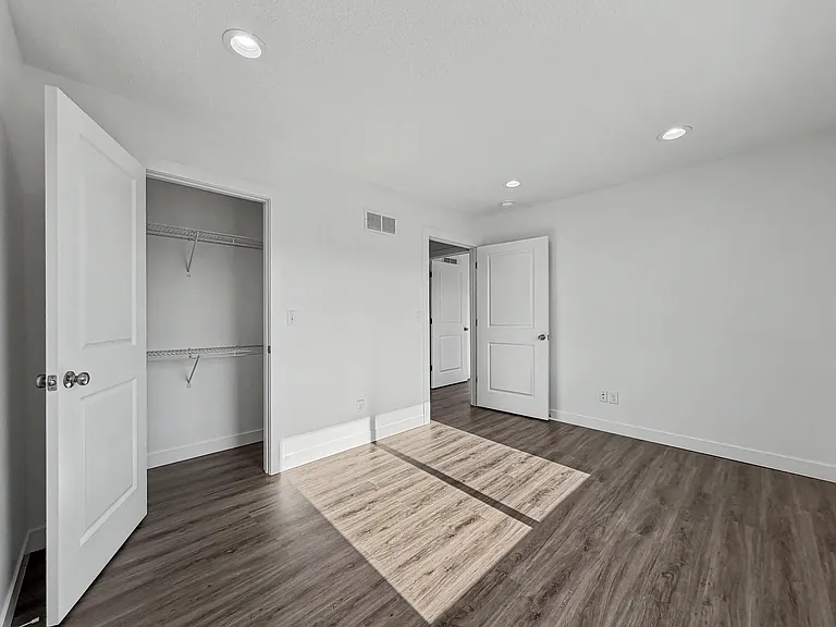 5330 Gaines St — Photo 2