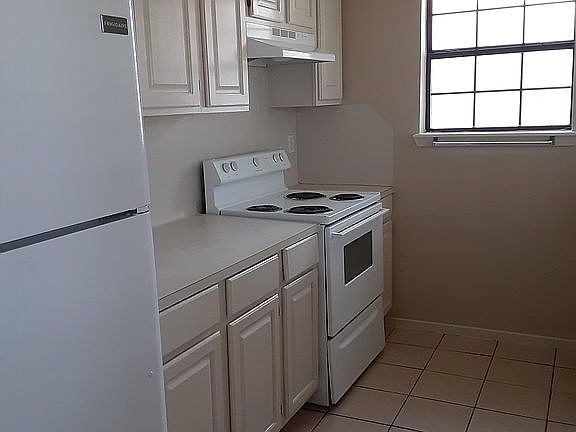 4th image of 725 Windwood Way