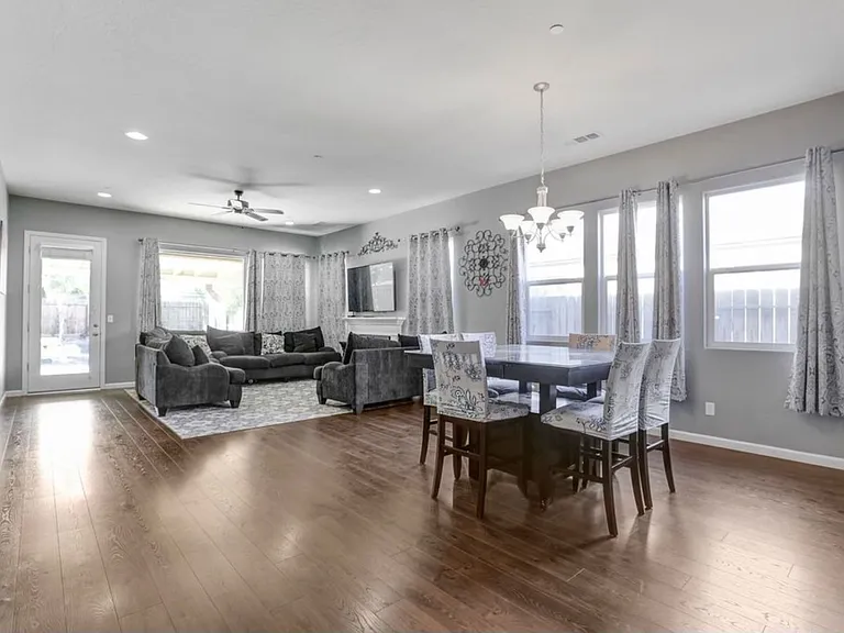 2525 W Connelly Ave — Photo 5