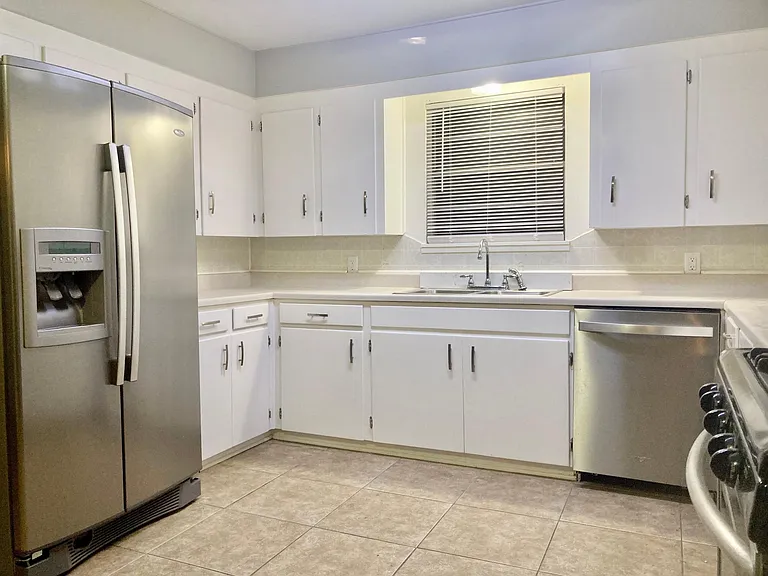 123 E Hoyt Dr — Photo 5