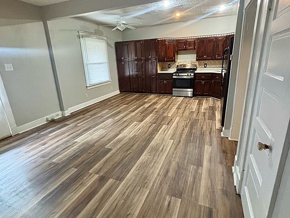 3rd image of 1015 Sale Ave