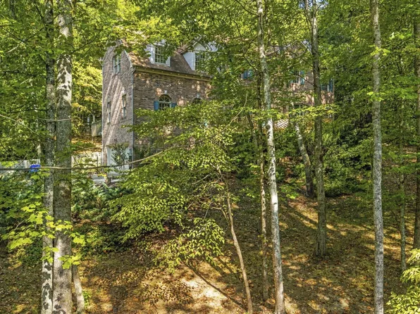 1221 Night Hawk Ln, Knoxville, TN 37923
