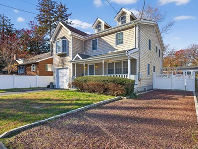 2 Mountain Avenue, Bayville, NY, 11709