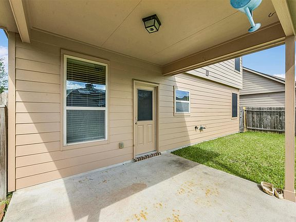 3rd image of 13939 Long Meadow Dr