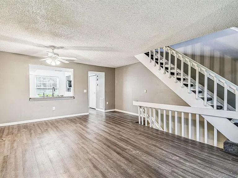 103 Brigadoon Dr — Photo 10
