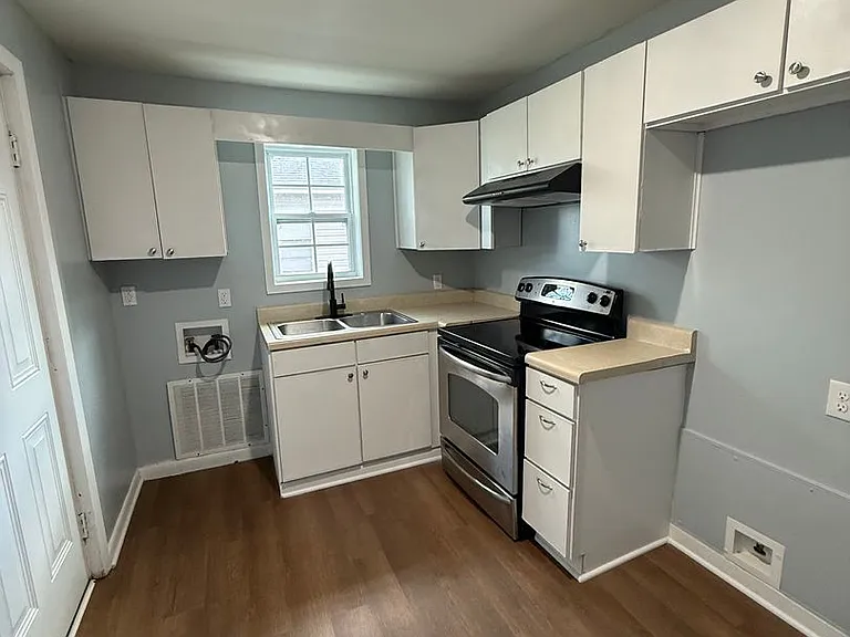 530 N Main St — Photo 2