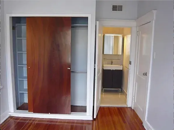 6020 Broadway image 27 of 34