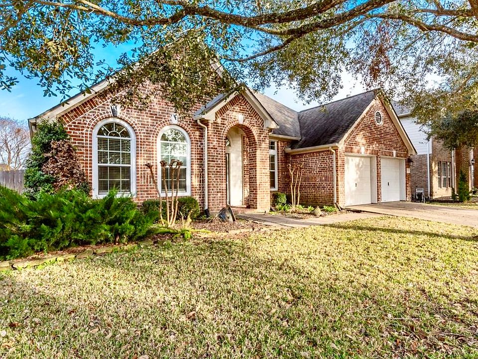1st image of 3703 Canterbury Park Dr