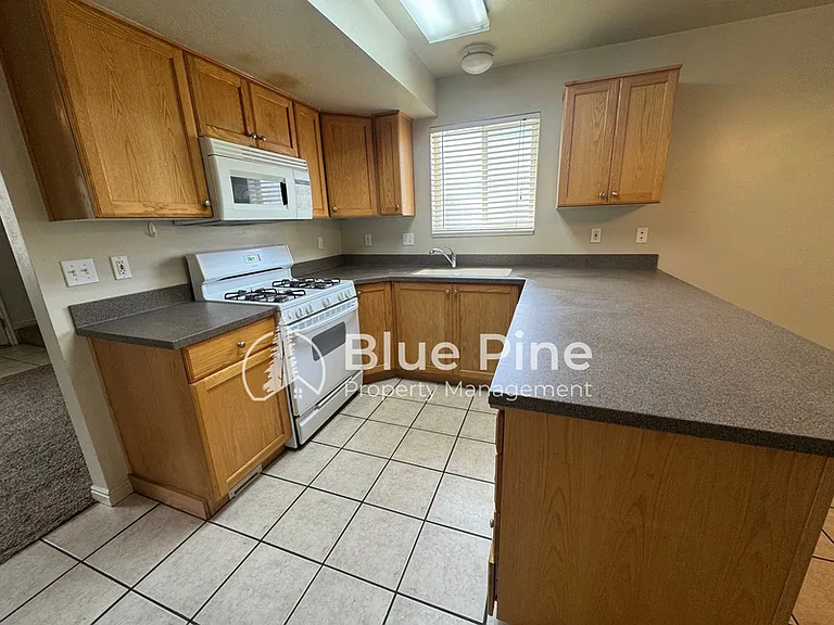 429 Raven Way — Photo 6
