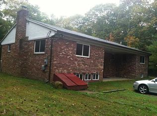 68 Blueberry Ln, Scituate, RI 02857