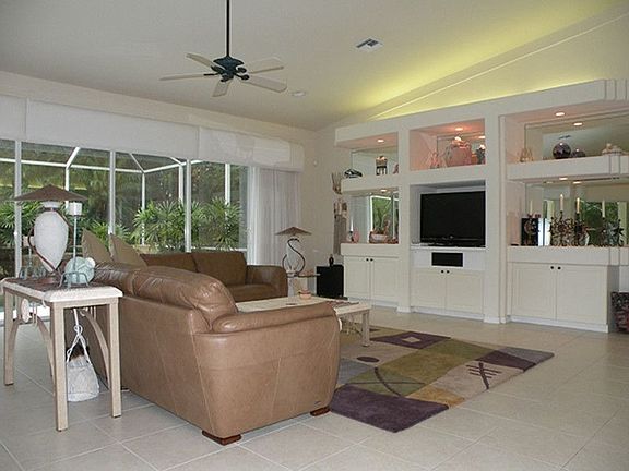 5th image of 9189 Coach House Ln