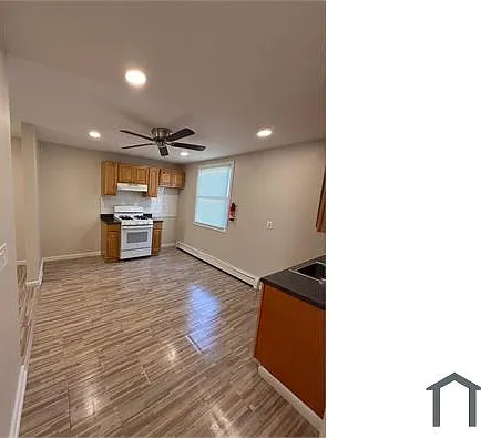 386 Main St #3