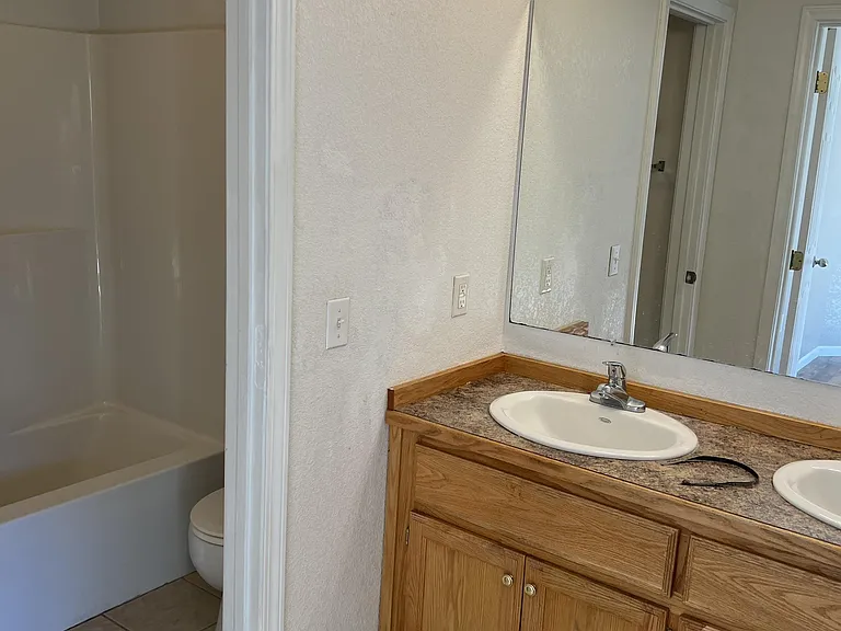 707 Elliott Ln — Photo 20