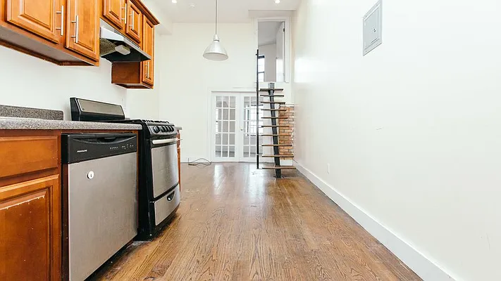 Rented by Nooklyn NYC LLC | media 3