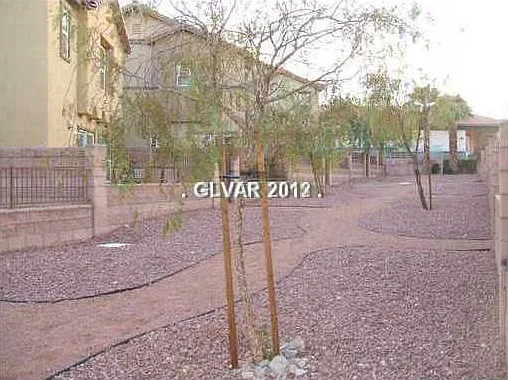 1092 Paradise Coach Dr #1 — Photo 6
