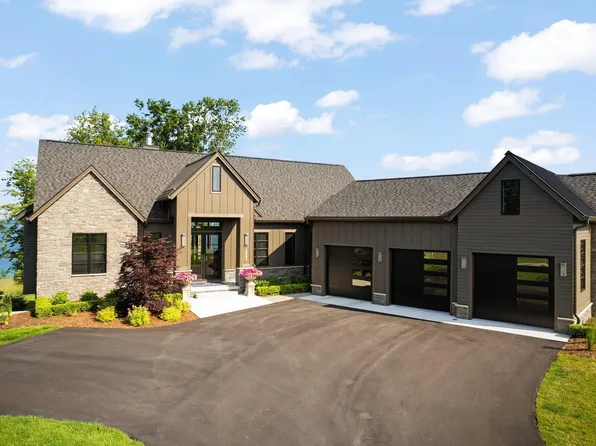 15863 Waters Edge Dr, Traverse City, MI 49686
