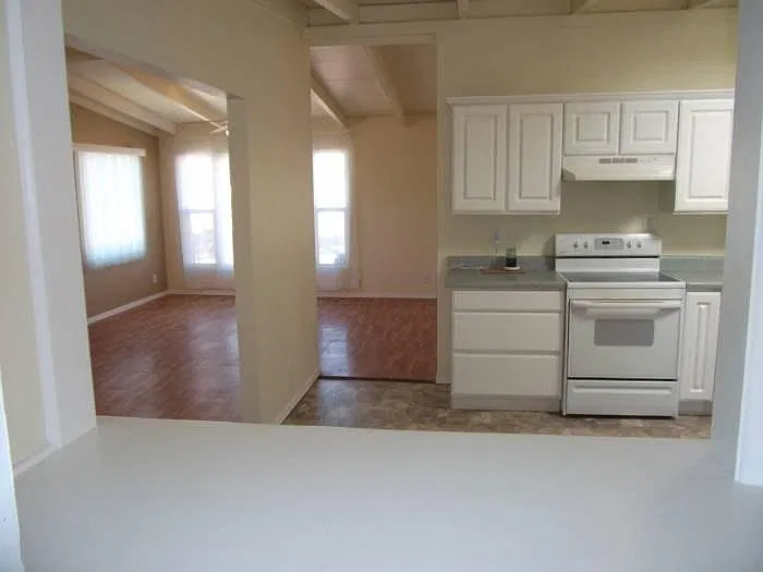 2 bed, 1201 sqft, $1,200 — Photo 4
