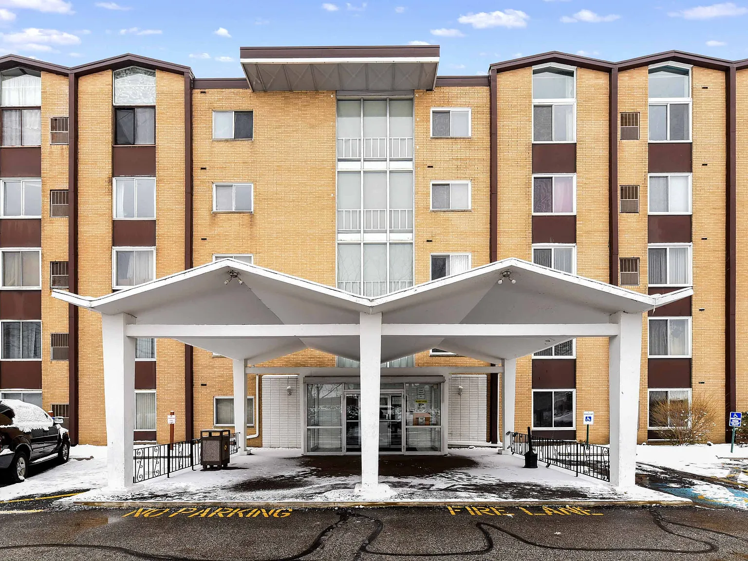 1 bed, 611 sqft, $995 — Photo 1