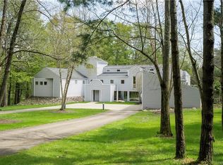 761 Willardshire Rd, Orchard Park, NY 14127