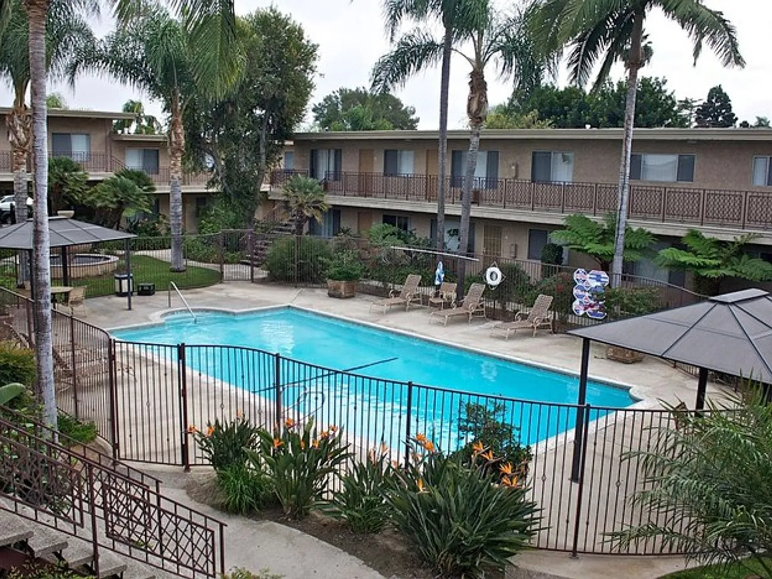 Arrowhead Apartments — Photo 2