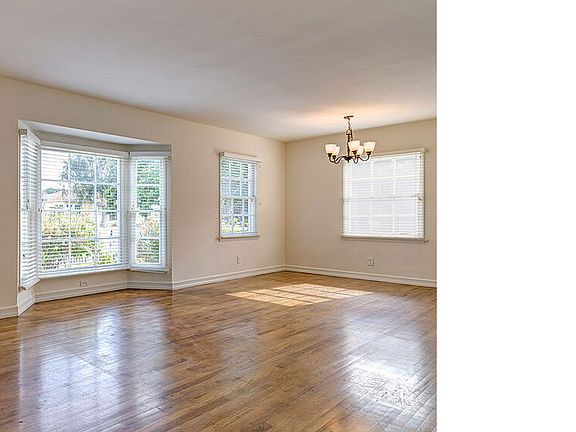 3rd image of 6648 W 80th Pl