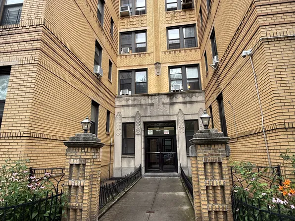 1053 East 13th Street A5 image 2 of 9