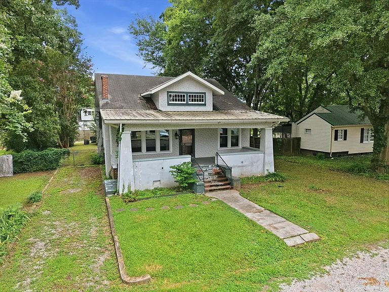 1623 Enolam Blvd SE — Photo 2