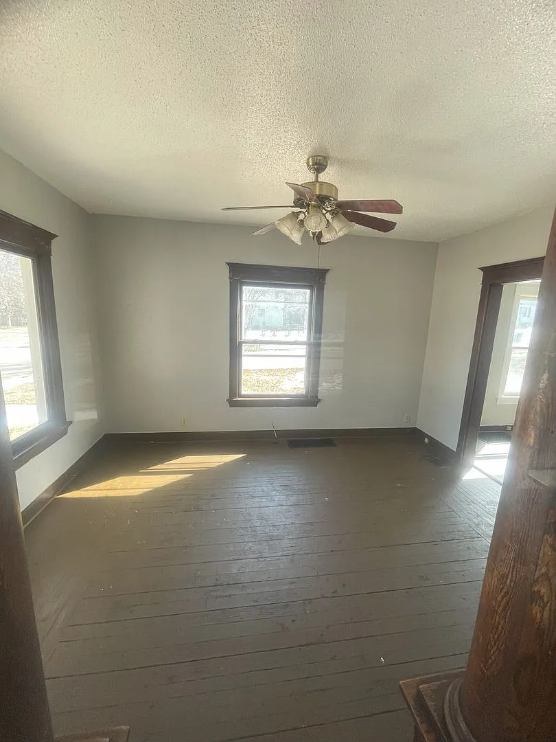 4 Bedroom 1 and 1/2 Bathroom Home for Rent! — Photo 2